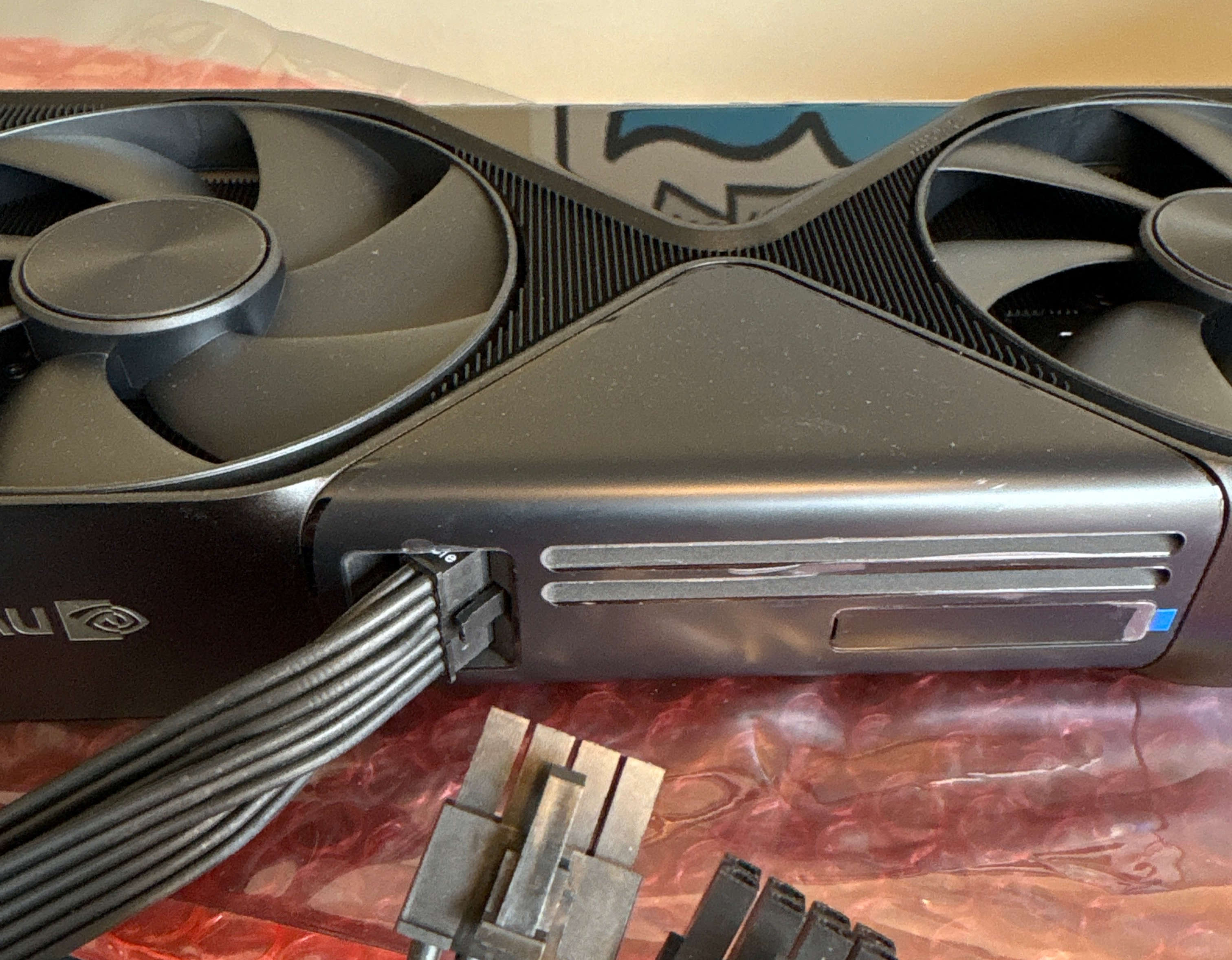 Figuring out the power connectors for the RTX 6000 Pro